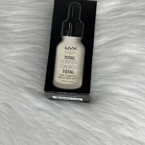 NYX Professional Makeup Total Control Drop Foundation TCDF03 Porcelain Fair Skin